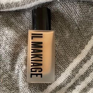 IL Makiage Foundation Shade 105